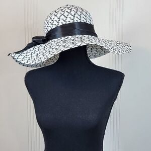 Black & White Hat 